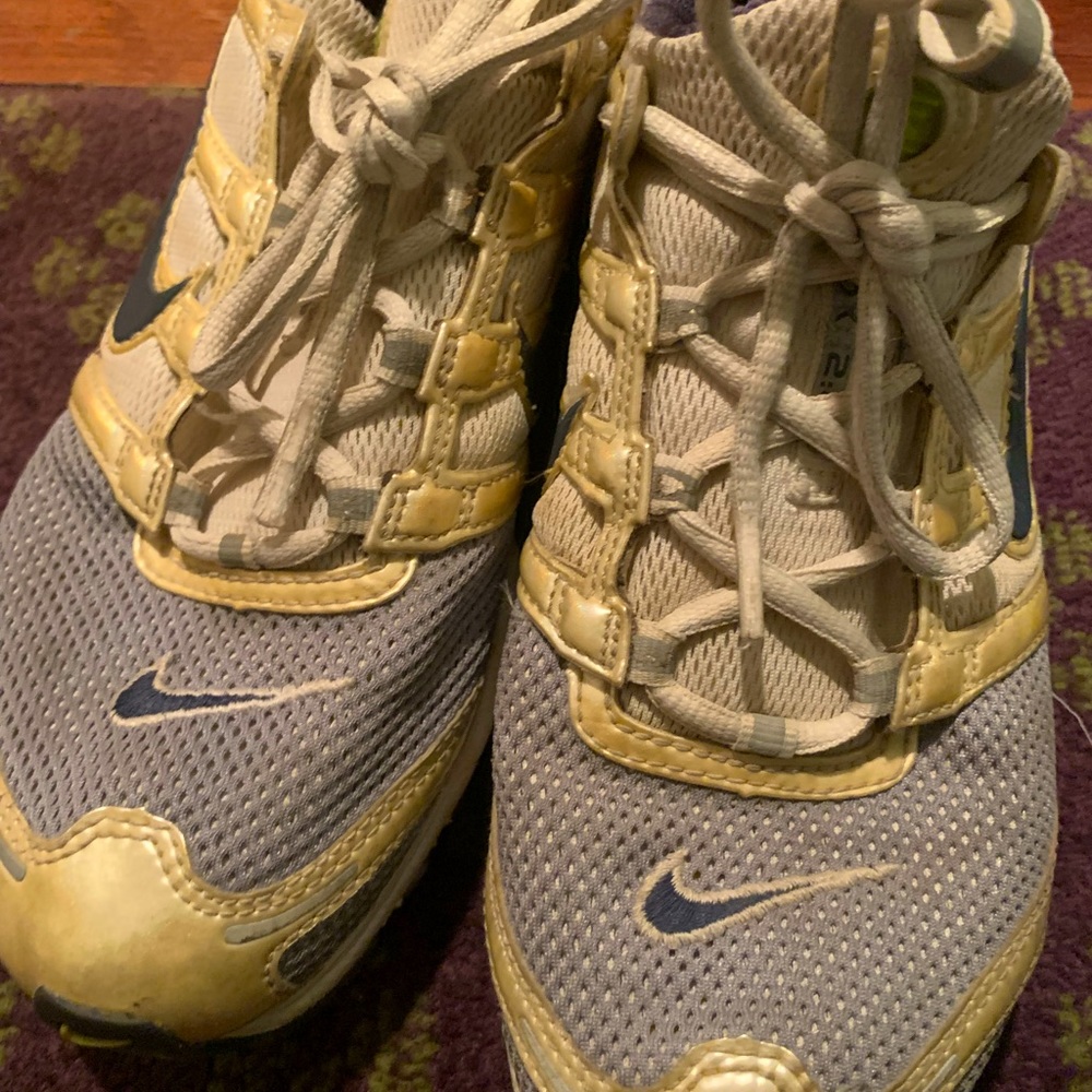 Vintage Nike zoom air white gold and grey size 8.5 NIKE SHOX